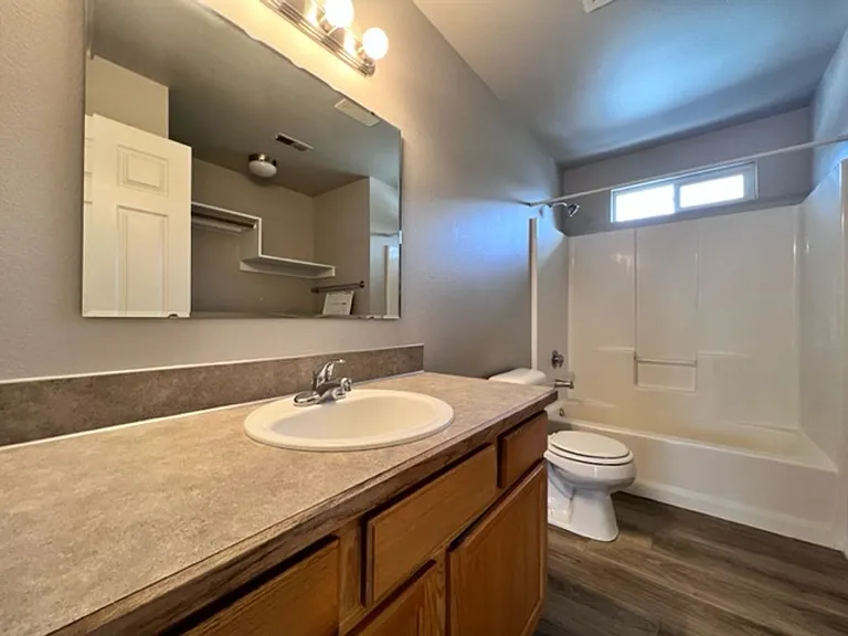 Roosevelt - 1492 — Photo 10