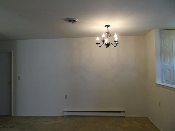 5th image of 59 Buckingham Dr
