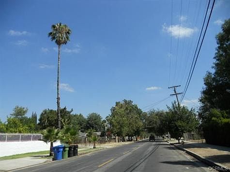 2nd image of 7657 Owensmouth Ave