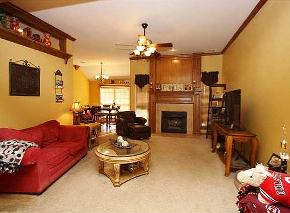2nd image of 2128 Hackberry Creek Ave