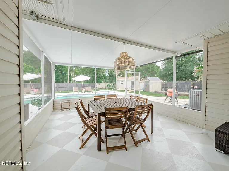 511 Chancellor Dr E — Photo 34
