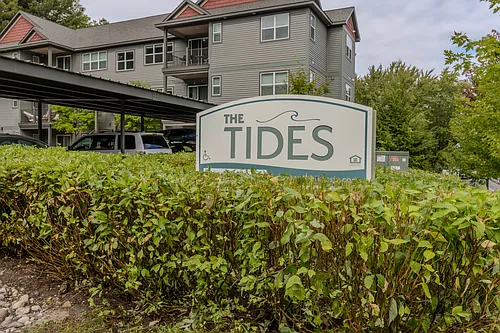 The Tides 1510 Veterans Dr Photo 1
