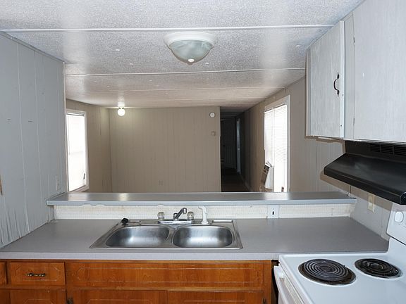 5th image of 418 E Sallier St Trlr 11