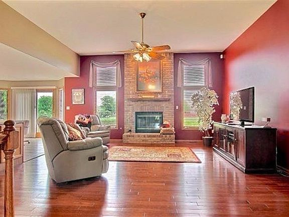 3rd image of 2709 Howard Castle Dr