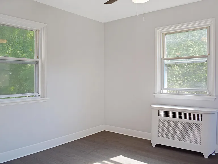 905 Burchfield Rd — Photo 16