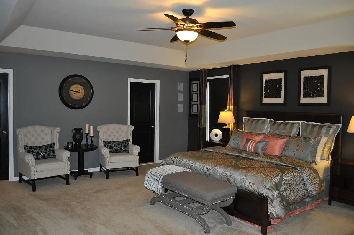 9 bed, 9.5 bath, 5000 sqft, $1,350 — Photo 3