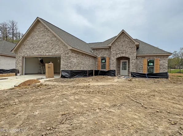 761 Magnolia Point Cir, Pearl, MS 39208