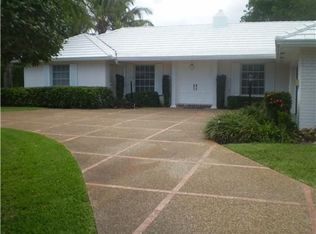 5 Cayuga Rd, Sea Ranch Lakes, FL 33308