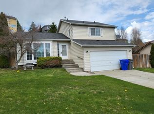 811 E Country Hill Ct, Spokane, WA 99208