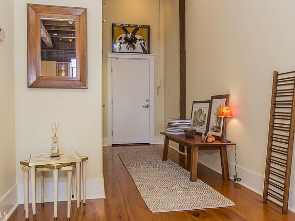 4th image of 271 W Washington St Unit 210