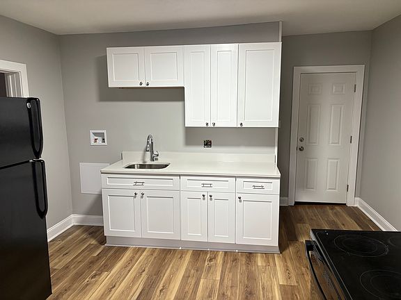 5th image of 173 Everett St APT 2L