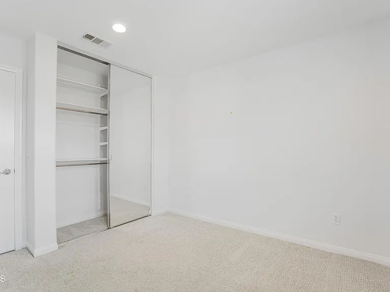 667 Pedro St — Photo 28
