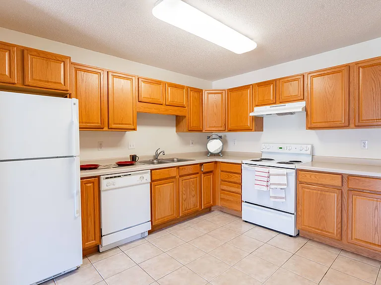 Fargo, ND Stonebridge Apartments | 3175A | Kitchen