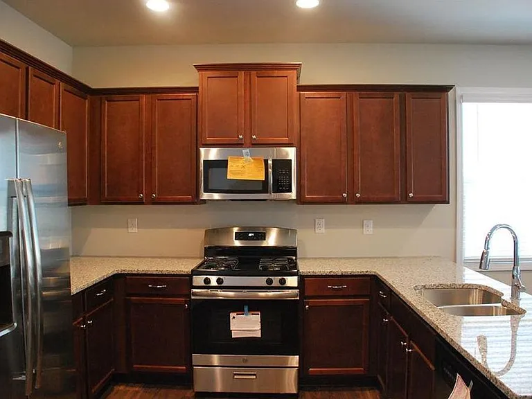 54 Laurel Dr E — Photo 5