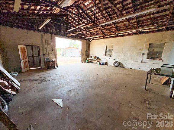 5th image of 3895 Needmore Rd