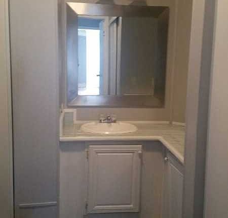5th image of 210 Greenview Cir