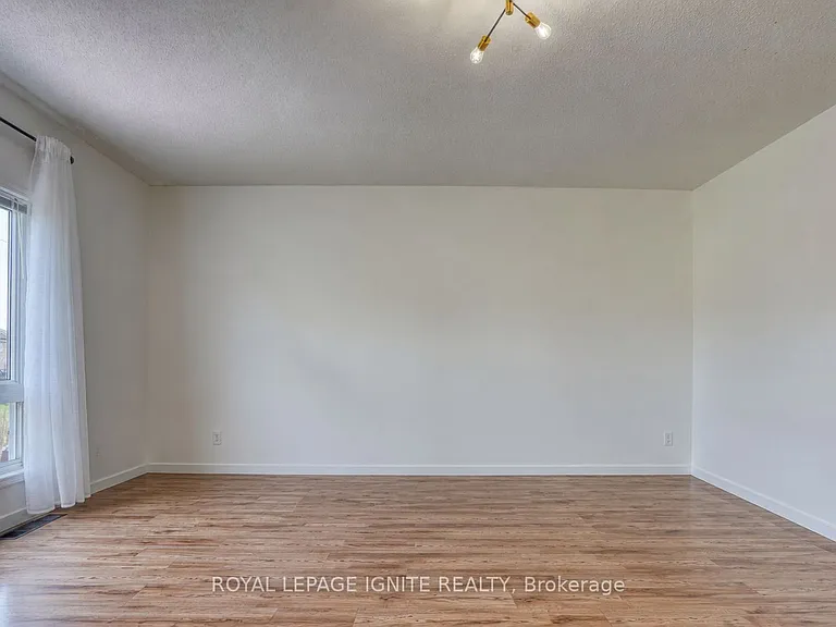 604 Woodmount Cres — Photo 6
