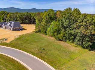 106 Jaspers Ln, Stuarts Draft, VA 24477