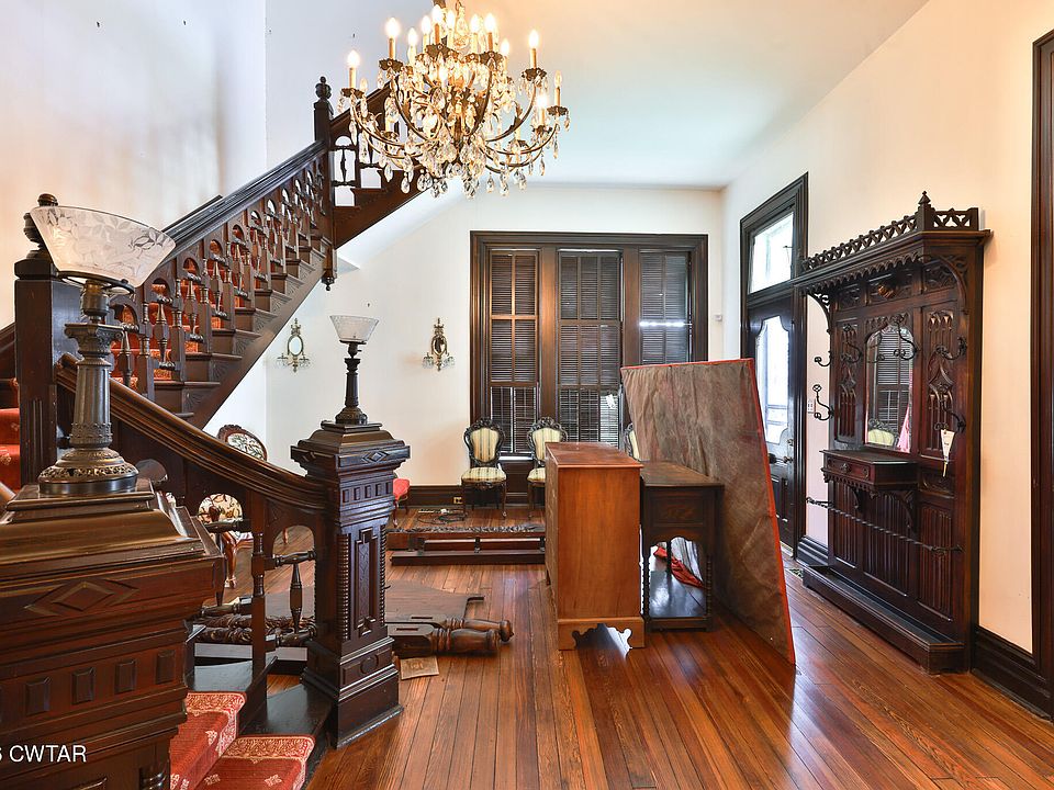 4th image of 203 N McCombs St