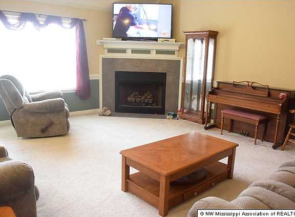 2nd image of 5473 Doe Ln