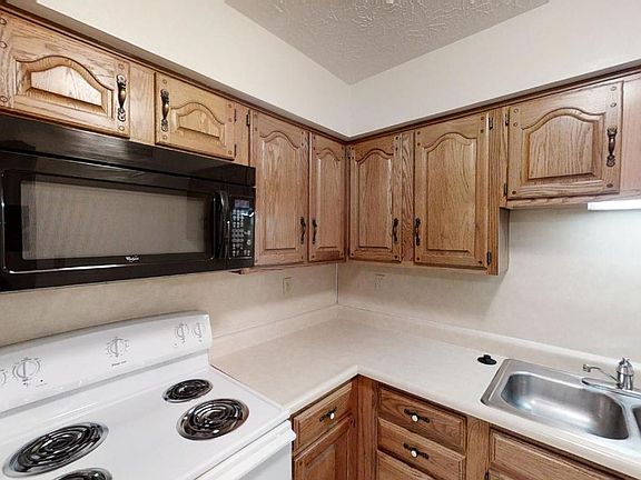 5th image of 305 N Salisbury St #13