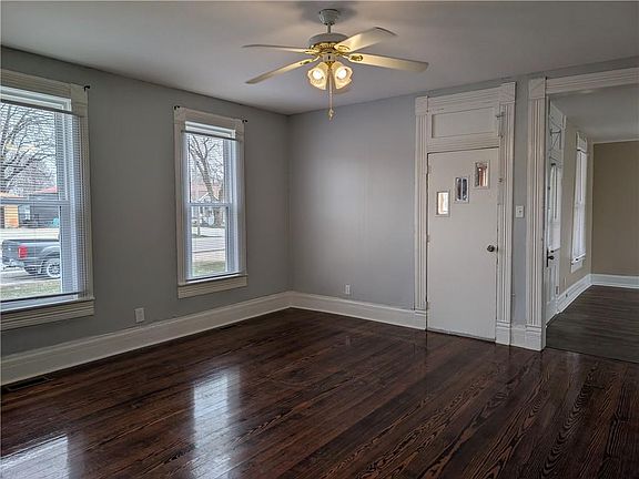 3rd image of 709 W Benton St