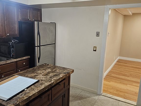 2nd image of 40 E Figurea Ave