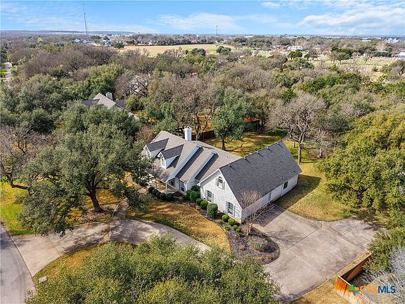 3rd image of 908 Salado Oaks Dr
