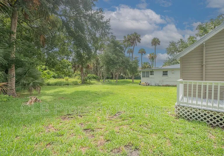 735 Marion St — Photo 11