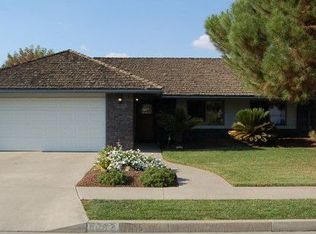 1062 W Terrace Dr, Hanford, CA 93230