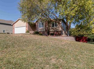 2872 Bentwood Dr, Manhattan, KS 66502
