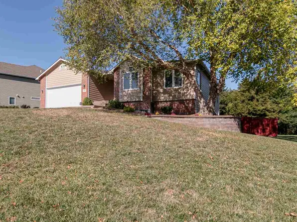 2872 Bentwood Dr, Manhattan, KS 66502