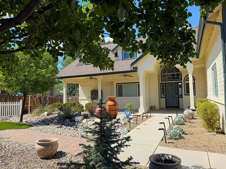 242 W Rosser St — Photo 11