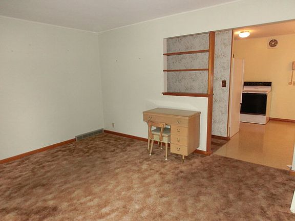 2nd image of 403 Brentwood Dr