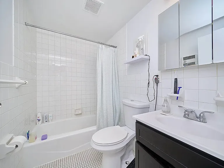 494 9th Ave #2A — Photo 8