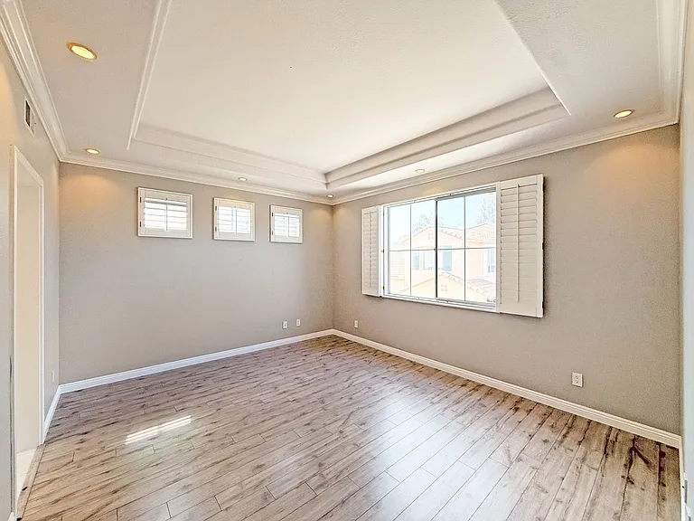5423 Renaissance Ave — Photo 16