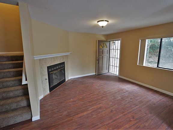 2nd image of 936 Sapphire St APT D