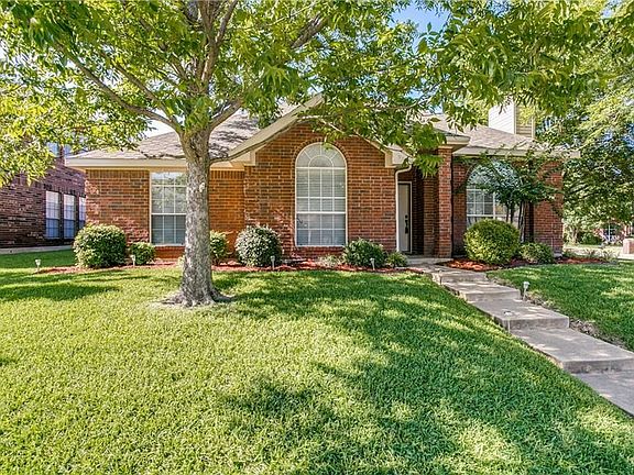 3rd image of 4917 Creekridge Ln