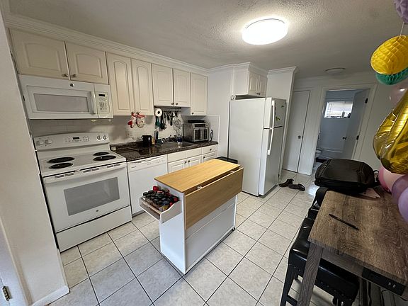 3rd image of 16 Westford St #6Z