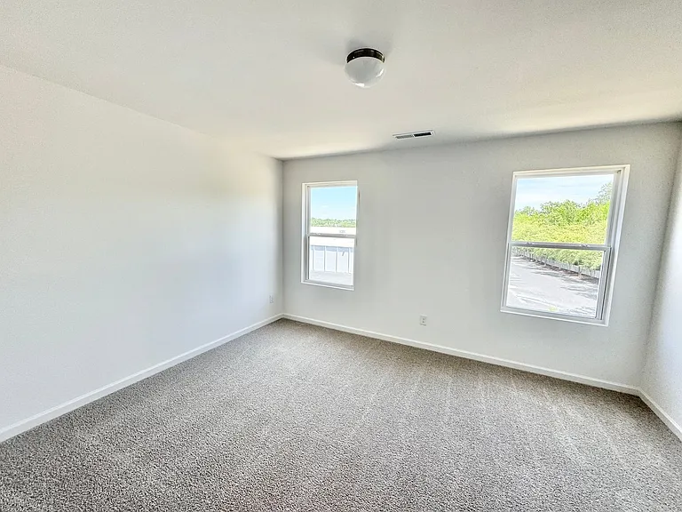 335 Cliffwood St NW #E — Photo 13