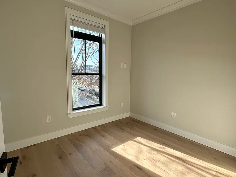 157 Everett St #305E — Photo 8