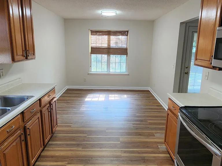194 Tyson Glen Dr — Photo 10