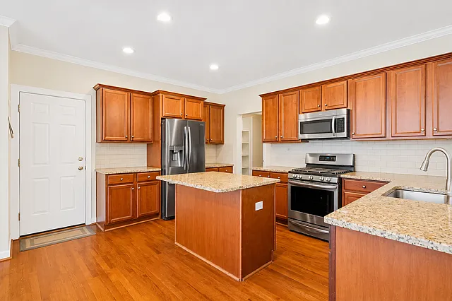 14811 Dunbeth Dr — Photo 4
