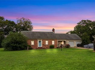 102 E Glen Haven Dr, Suffolk, VA 23437