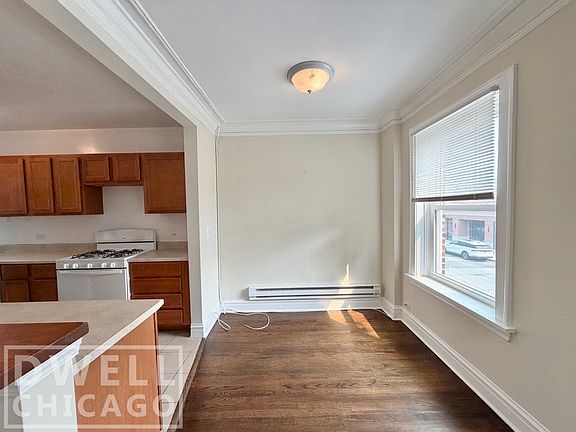 3rd image of 931 Green Bay Rd #2L