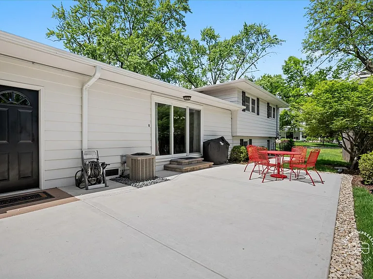 325 Hemlock Ln — Photo 26