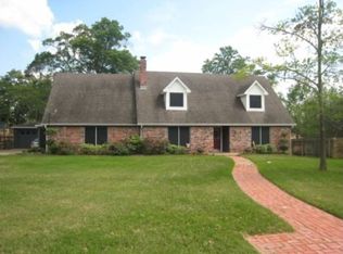 3703 Old Oaks Dr, Bryan, TX 77802