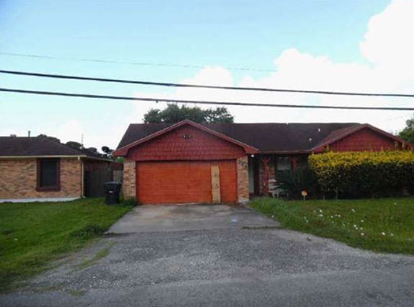 1st image of 704 S 33rd St