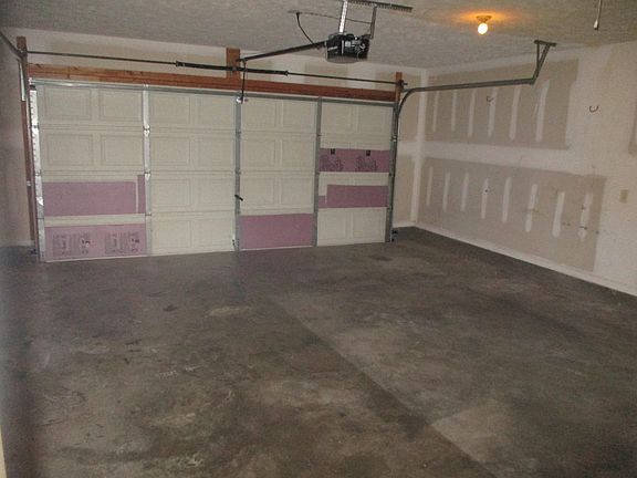 4th image of 712 McKean Dr