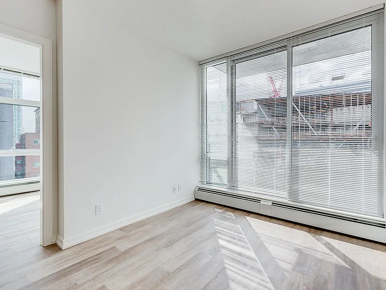 450 8th Ave SE #501 — Photo 8